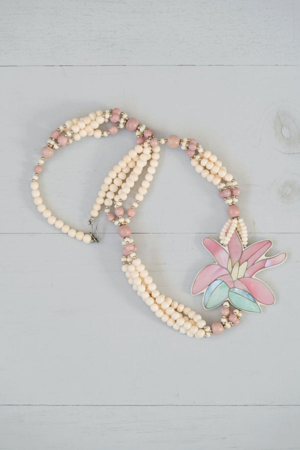 Beautiful Vintage Beaded Hawaiian Flower Shell Inlay Necklace