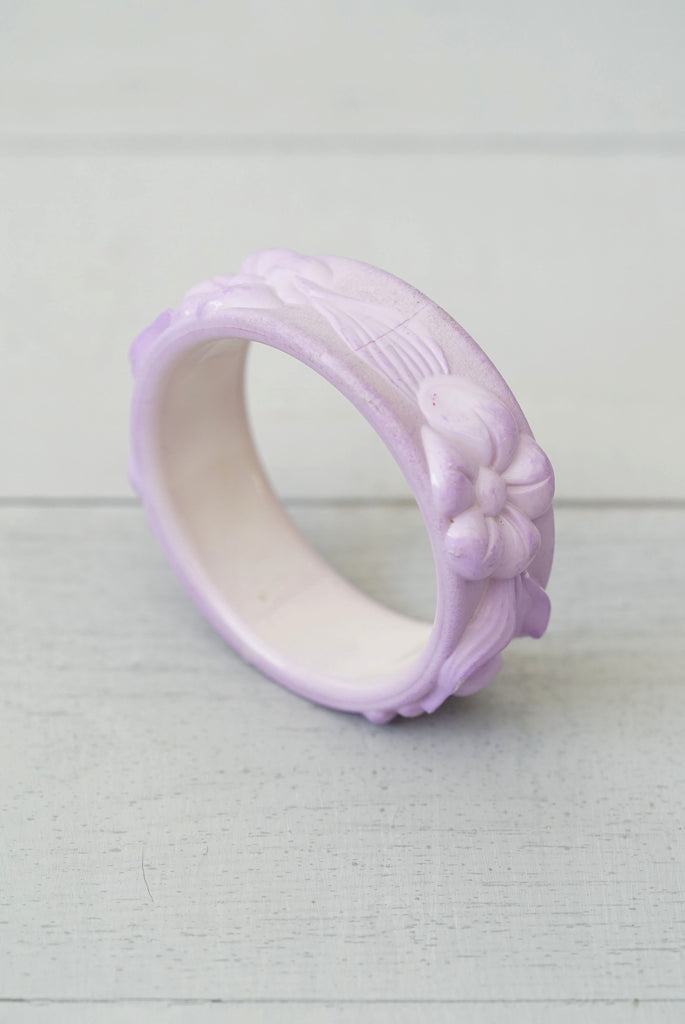 Vintage Midcentury Purple Plastic Carved Flower Bangle Bracelet