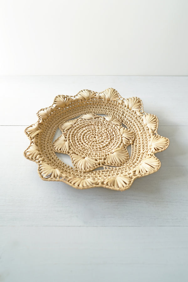 Vintage Woven Flower Shaped Straw Basket Tray