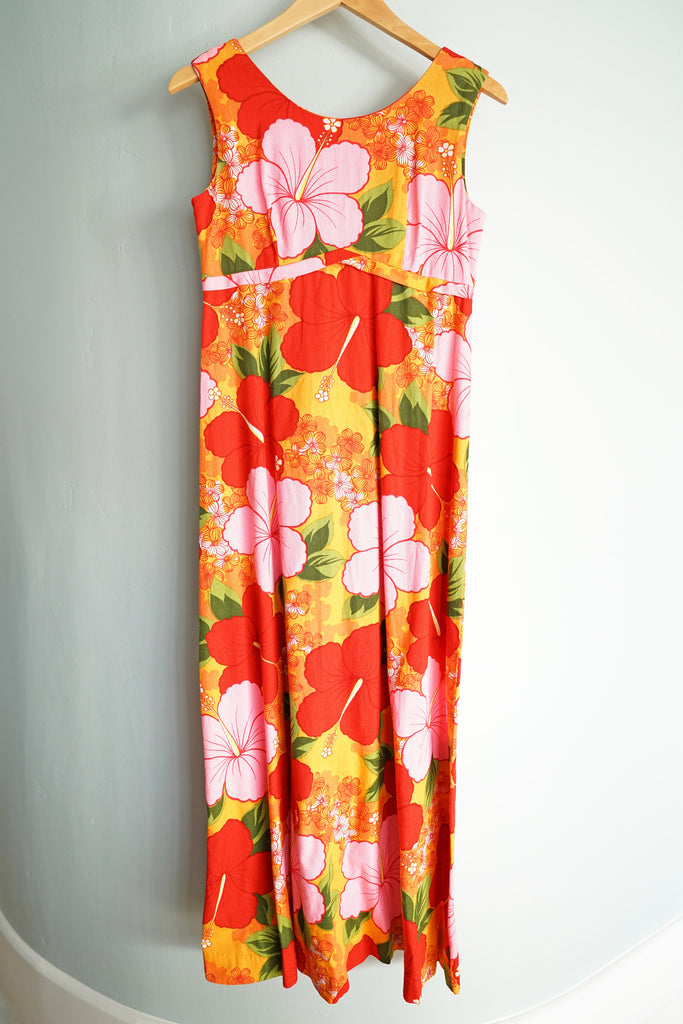 Vintage 1970s Long Hawaiian Bark Cloth Strapless Pink-Red-Orange Hibiscus Dress