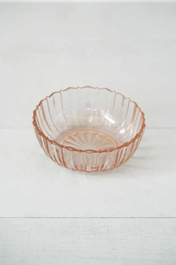 Pretty Vintage Pink Glass Scalloped Edge Bowl