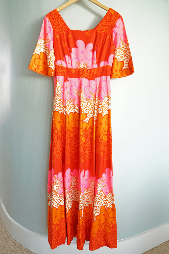 Vintage 1960s Polynesian Bazaar Retro Flower Pineapple Hawaiian Maxi Dress