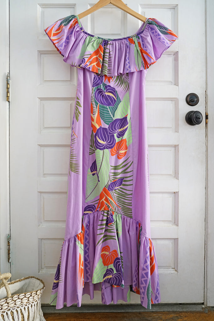 Vintage 1970s Hilo Hattie Purple Hawaiian Anthurium Palm Ruffle Dress