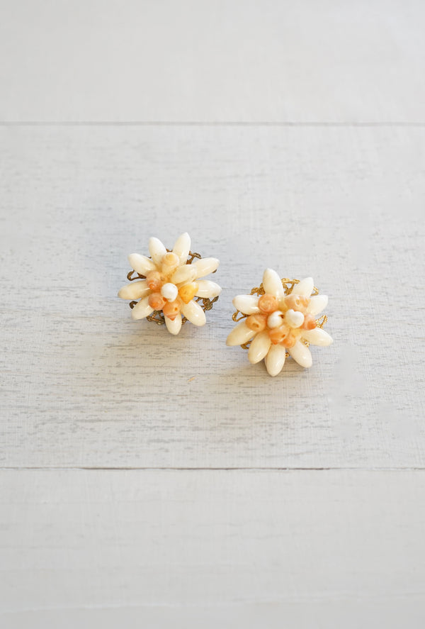 Rare Vintage Hawaiian Orange Ni'ihau Kahelelani Shell Cluster and Gold Filigree Post Earrings