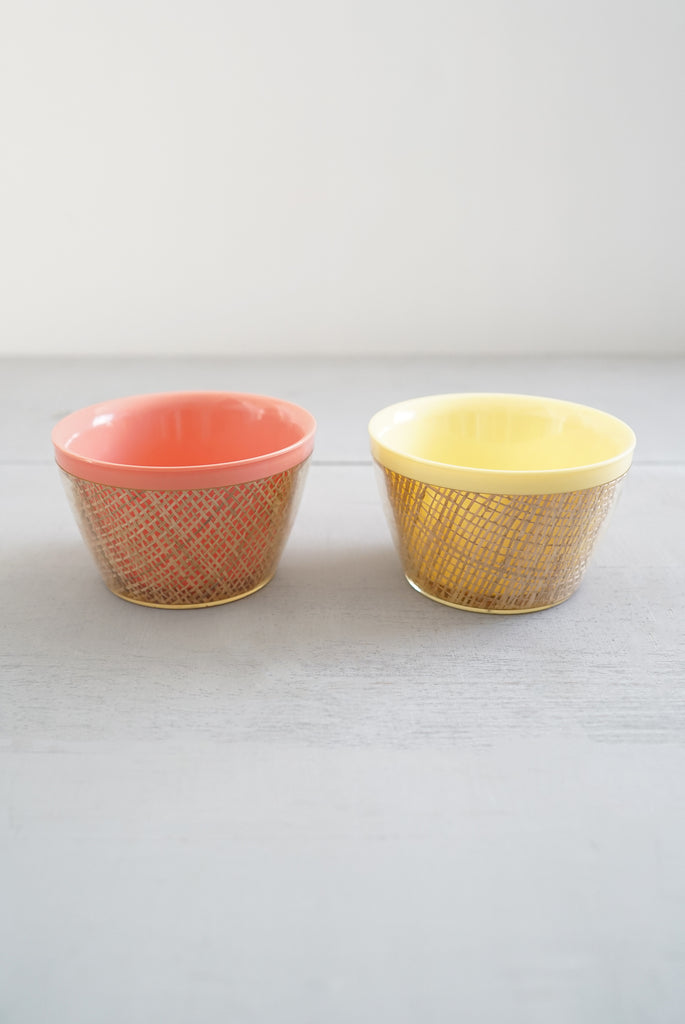 Cute Vintage Set of 2 Plastic and Basketweave Straw Snack / Cereal Bowls